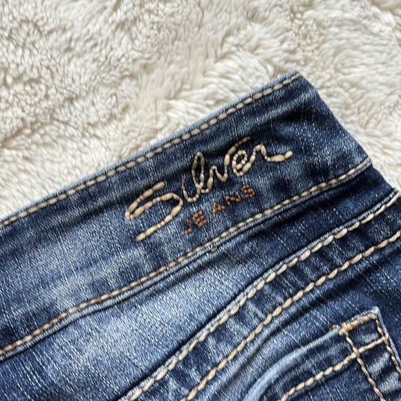 Silver Jeans Suki Capris Size 28 | Mid Rise Bootcut Crop Denim Blue Casual - Picture 9 of 10